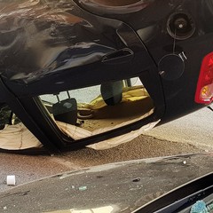 Auto ribaltata nei pressi della scuola San Domenico Savio, quattro i feriti