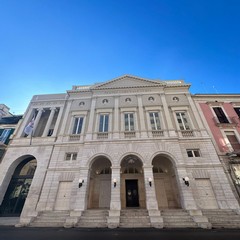 La facciata del Teatro al termine del restauro