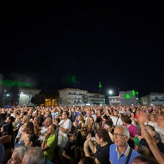 Mastercek90 musica, balli ed energia a Largo Ariosto