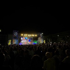 Mastercek90 musica, balli ed energia a Largo Ariosto