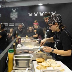 Moma 2.0 con il Pollock N°5 si aggiudica il terzo posto nella sfida nazionale Burger Battle