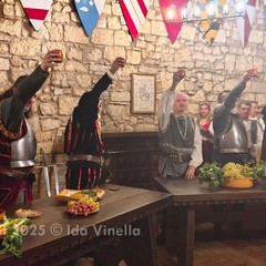 La città rivive la Disfida: nella Cantina va in scena l'Offesa