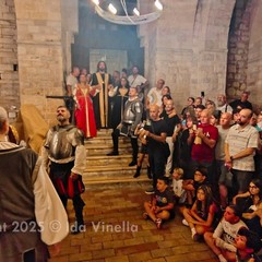 La città rivive la Disfida: nella Cantina va in scena l'Offesa