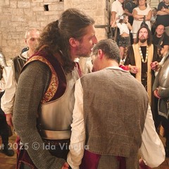 La città rivive la Disfida: nella Cantina va in scena l'Offesa