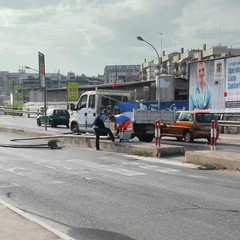 Cade lampione su via Vittorio Veneto