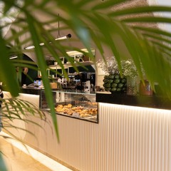 Da iconico bar di Trani a bistrot (con B&B): così rinasce l’Extra Bar