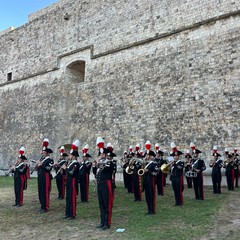 Tra storia e rievocazione: grande successo a Barletta per il Carosello storico dell’Arma dei Carabinieri