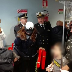 In divisa per i piccoli pazienti del reparto Pediatria di Barletta