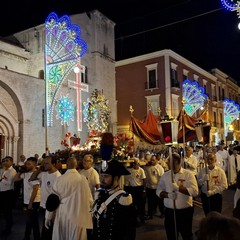 La devozione per il Santo Legno della Croce in processione
