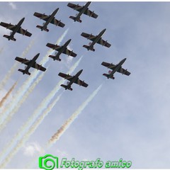 Le prove dell'Air Show delle Frecce Tricolori sul lungomare di Barletta