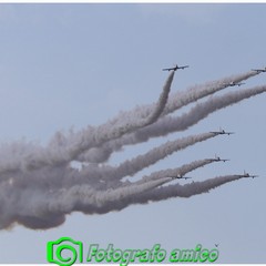 Le prove dell'Air Show delle Frecce Tricolori sul lungomare di Barletta