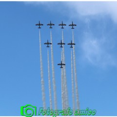 Le prove dell'Air Show delle Frecce Tricolori sul lungomare di Barletta