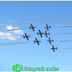 Le prove dell'Air Show delle Frecce Tricolori sul lungomare di Barletta