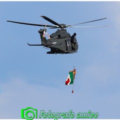 Le prove dell'Air Show delle Frecce Tricolori sul lungomare di Barletta