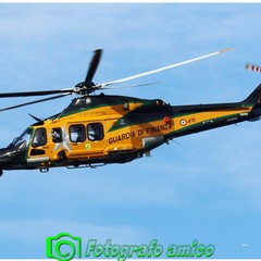 Le prove dell'Air Show delle Frecce Tricolori sul lungomare di Barletta