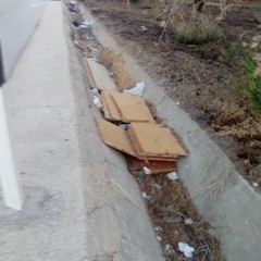 Emergenza rifiuti, la periferia di Barletta è fuori controllo