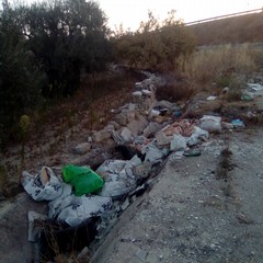 Emergenza rifiuti, la periferia di Barletta è fuori controllo