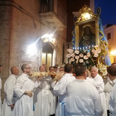 Arrivo dei Santi Patroni in Cattedrale: la devozione è nel cuore dei barlettani