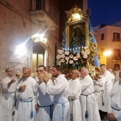 Arrivo dei Santi Patroni in Cattedrale: la devozione è nel cuore dei barlettani