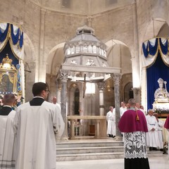 Arrivo dei Santi Patroni in Cattedrale: la devozione è nel cuore dei barlettani