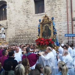Si chiude la Festa Patronale di Barletta, il saluto finale ai Santi Patroni