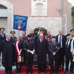 La targa in onore di Francesco Conteduca