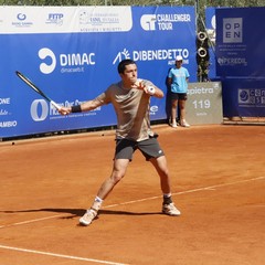 Damir Dzumhur trionfa al Challenger ATP “Città della Disfida” 2024