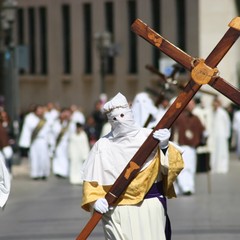 Venerdì Santo, il racconto per immagini della processione