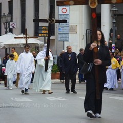 Il Venerdì Santo di Barletta: una processione viva che rinnova fede e storia