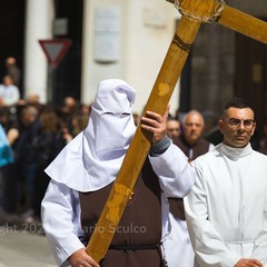 Il Venerdì Santo di Barletta: una processione viva che rinnova fede e storia