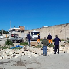 Abbattimento muro via dei Muratori