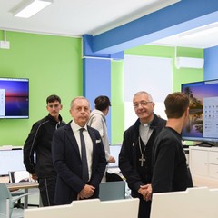 Pace ed educazione, mons. D'Ascenzo in visita all'Istituto Léontine e Giuseppe De Nittis di Barletta