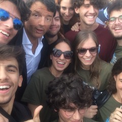 Matteo Renzi incontra alcuni studenti a Canne della Battaglia