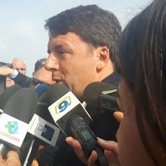 Matteo Renzi incontra alcuni studenti a Canne della Battaglia