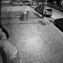 Colpo in un'agenzia di scommesse in via Regina Margherita: le immagini delle telecamere