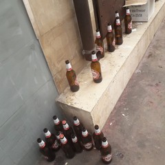 Birra e degrado in Largo San Nicola