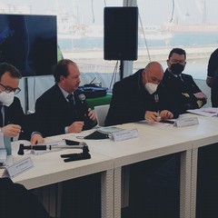 Conferenza stampa dragaggio nel porto di Barletta
