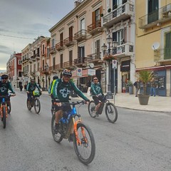 Pellegrini in bici a Barletta per il "Cammino di Guglielmo"