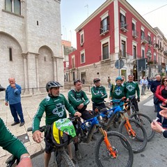 Pellegrini in bici a Barletta per il "Cammino di Guglielmo"