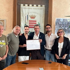 Il sindaco Cannito premia il regista barlettato Giuseppe Arcieri