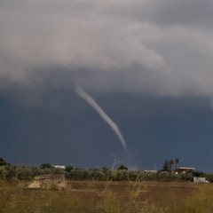 Maltempo su Barletta: all'orizzonte anche piccole trombe d'aria