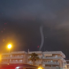 Maltempo su Barletta: all'orizzonte anche piccole trombe d'aria
