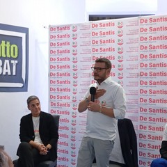 De Santis inaugura il suo comitato elettorale a Canosa di Puglia