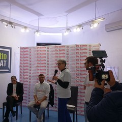 De Santis inaugura il suo comitato elettorale a Canosa di Puglia
