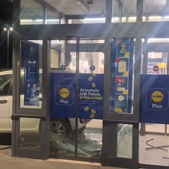 Notte di assalti a Barletta: esploso bancomat in via Imbriani e colpo alla Lidl