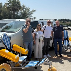 Consegnate due sedie Tuareg per spiagge senza barriere a Barletta