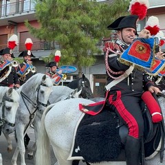 Disfida di Barletta, la sfilata a cavallo in città dei Carabinieri