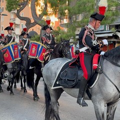 Disfida di Barletta, la sfilata a cavallo in città dei Carabinieri