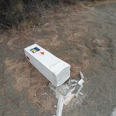 Abbattuto ancora il cippo della via Francigena Litoranea