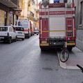 Uomo barricato in casa in via Firenze